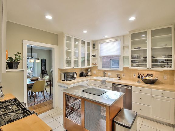 5th image of 733 35th St