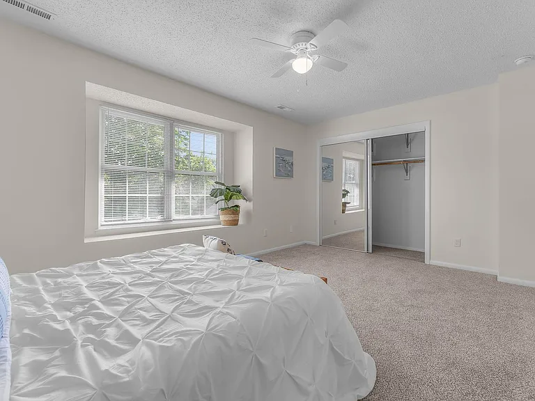 5036 Glenwood Way — Photo 29