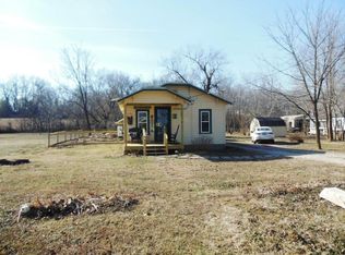 310 E Valley St, Willow Springs, MO 65793