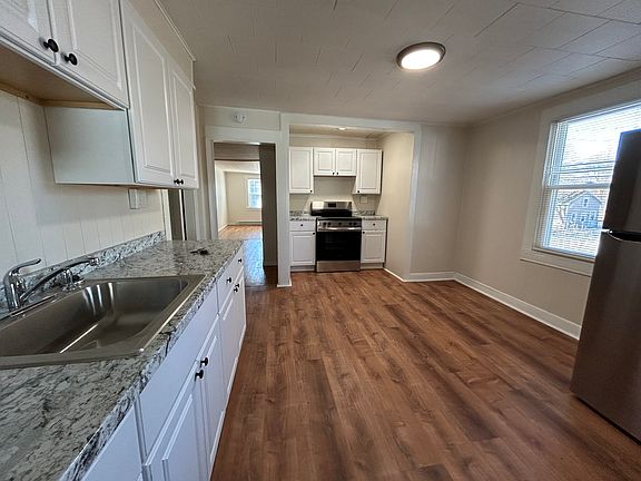 3rd image of 663-665 Pawling Ave #2