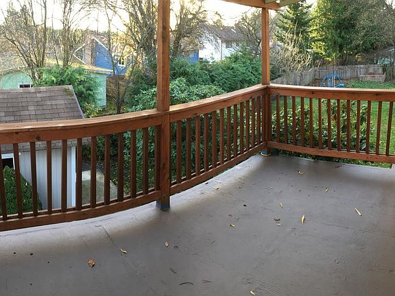 3rd image of 4302 192nd St SW
