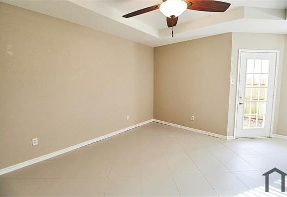 2nd image of 709 Caddell St Suite D