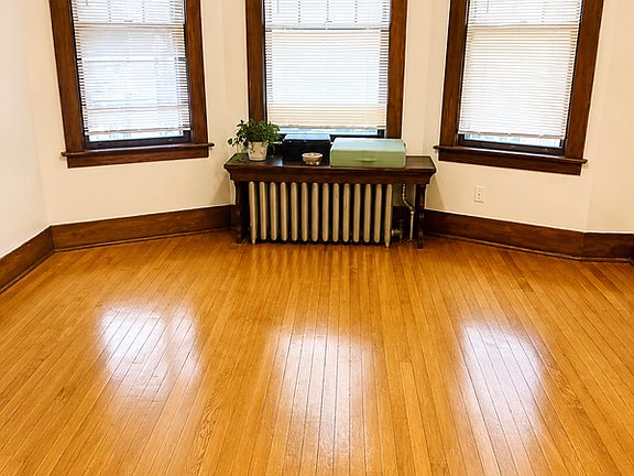 3rd image of 921 Park Ave #6