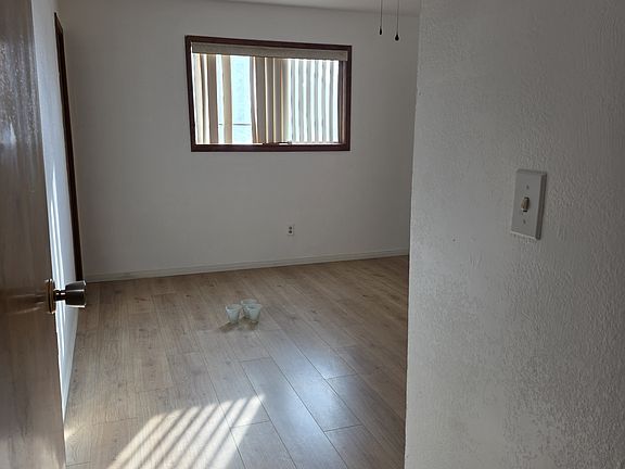 4th image of 1100 W Boston Ave