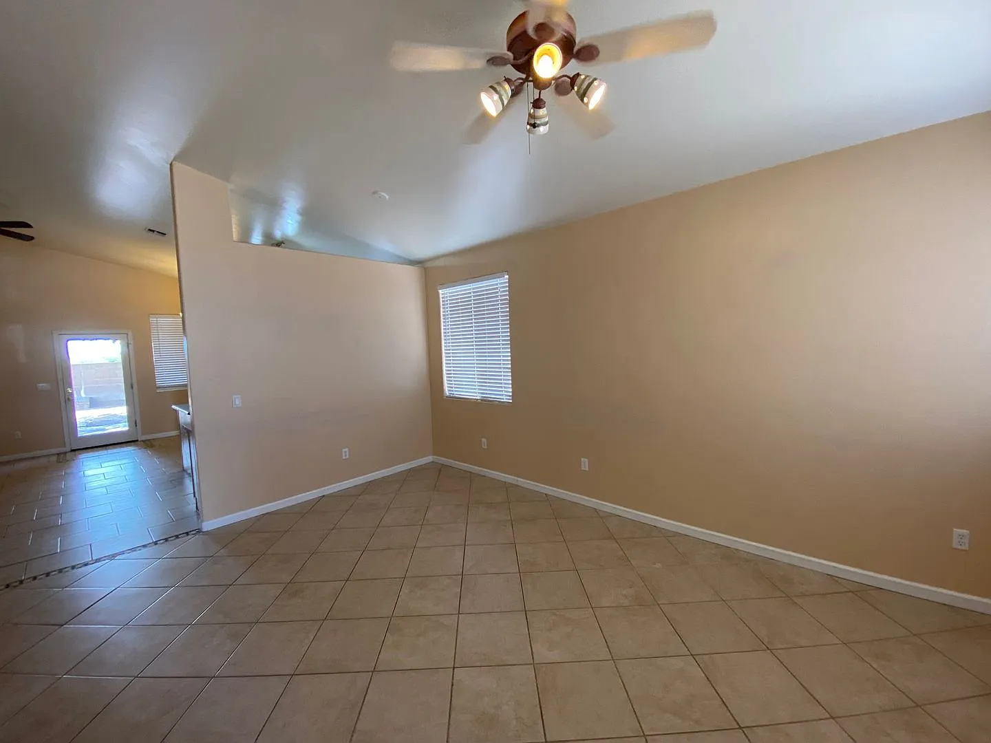 Charming 3-Bedroom, 2-Bath Home in Rita Ranch — Photo 4