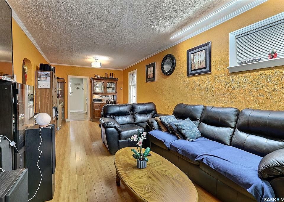 1st image of 2077 Elliott St