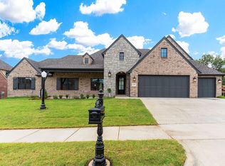 1509 Pinecrest Dr, Claremore, OK 74017