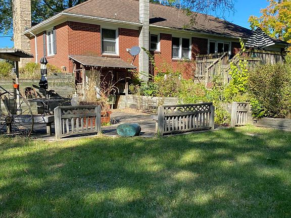 2nd image of 616 S Stewart Ave