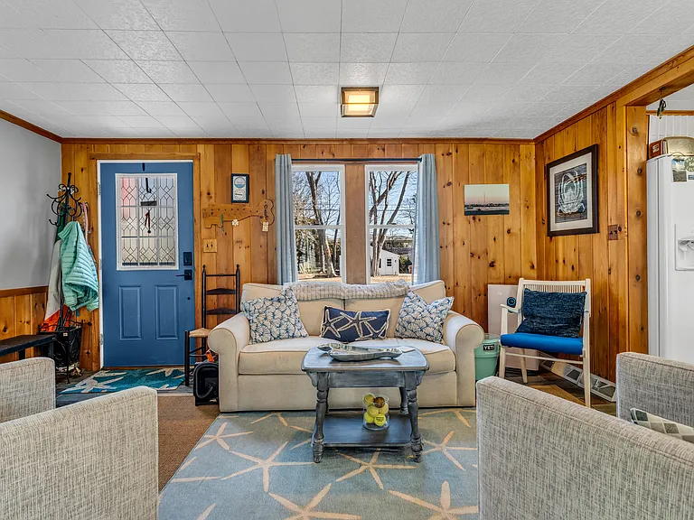 32 Bassett Ln — Photo 8