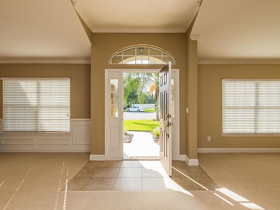4th image of 727 Wooded Hamlet Ct