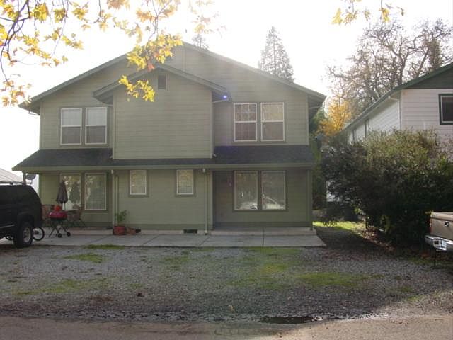 1st image of 370 1st Ave
