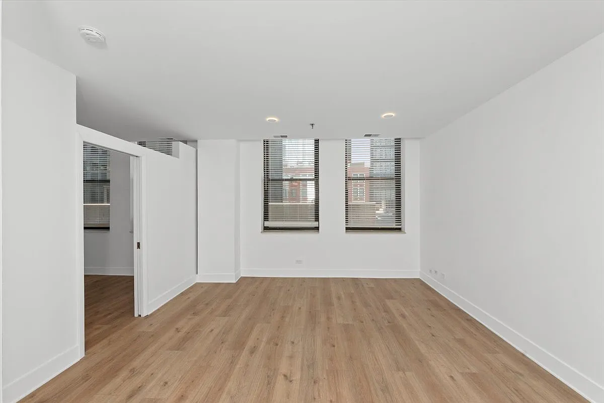 1 bed, 1.0 bath, $2,050 — Photo 2