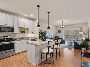 1210 Pennington Dr #1210, Walpole, MA 02081