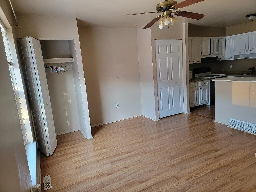 2 bed, 1.5 bath, 1320 sqft, $3,500 — Photo 3