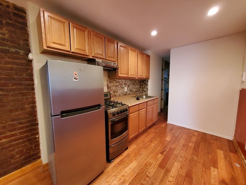 1st image of 206 Avenue B #2C