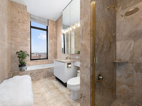 5th image of 422 E 72nd St APT 36C