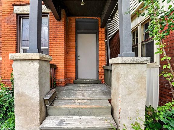 4th image of 199 Locke St N