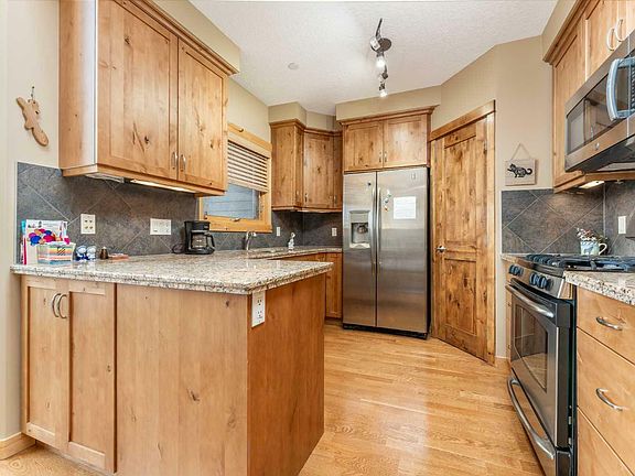 5th image of 321-107 Armstrong Pl #321