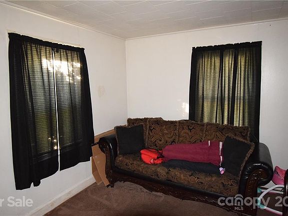 4th image of 1323 May Ave