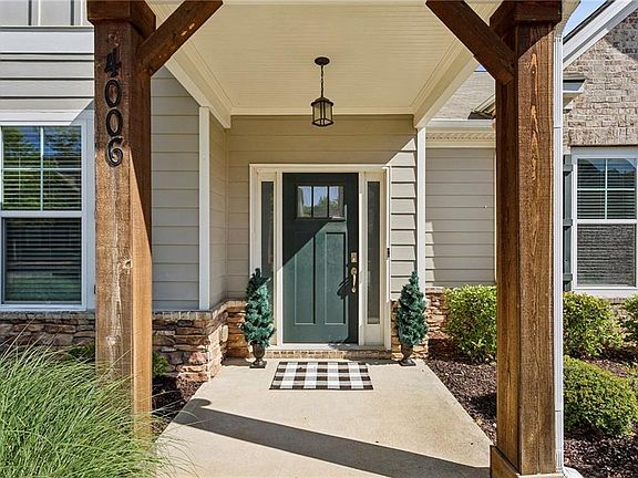 2nd image of 4006 Glendianne Way