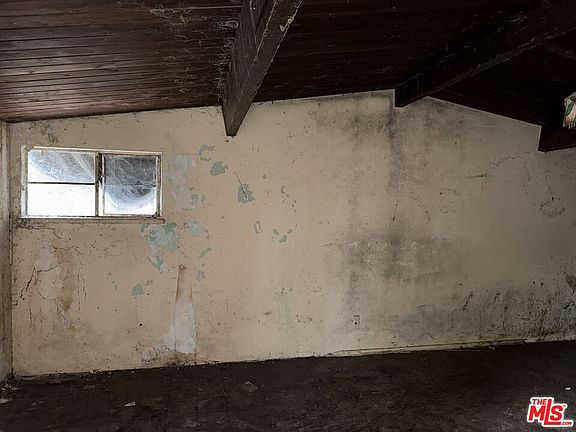 4th image of 2501 Florentina Ave