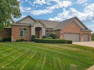 1120 Meadow Lake Ct, Antioch, IL 60002