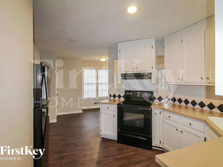 4725 Diggers Way — Photo 8