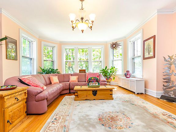 4th image of 6340 N Magnolia Ave #3N