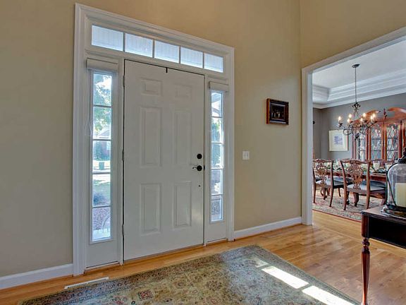 3rd image of 3103 Honors Row SE