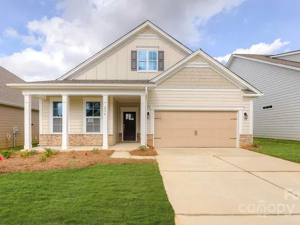 68 Silverthorne Ct, Hendersonville, NC 28792