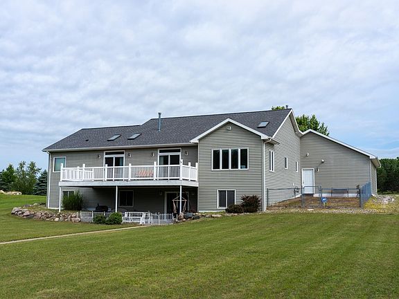 3rd image of 1081 Bundy Dr