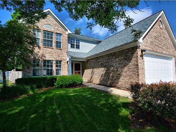3rd image of 746 Charter Woods Dr