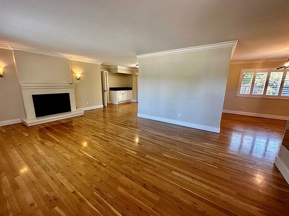 5th image of 8853 Mission Dr