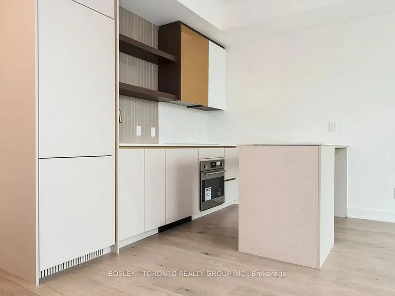 1285 Queen St E #504 — Photo 10