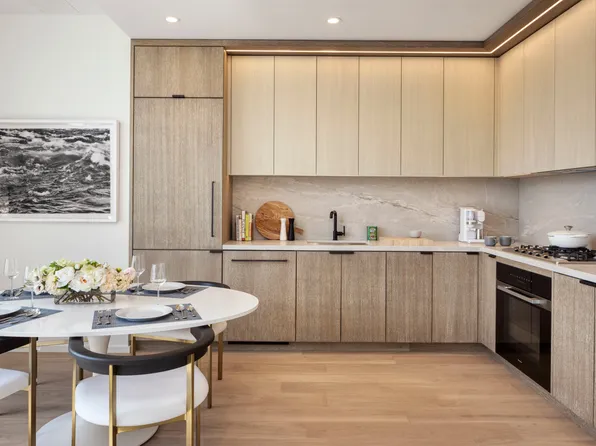 249 East 62nd Street image 1 of 17