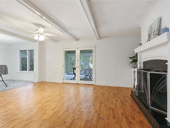 5th image of 110 Laurelwood Dr
