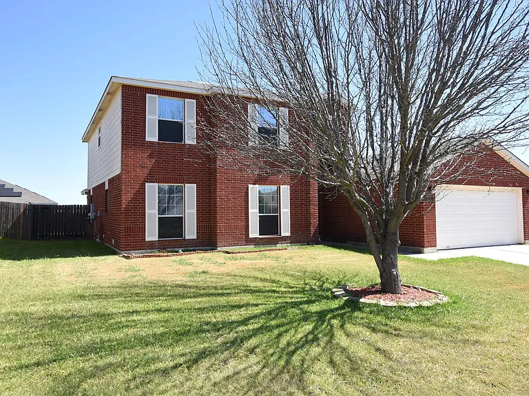 2305 Riley Dr — Photo 6