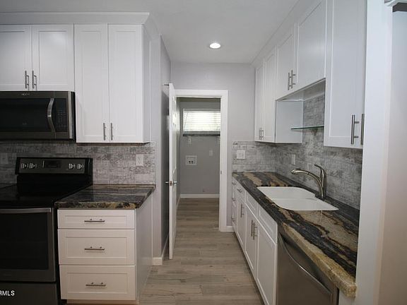 5th image of 1831 E Montebello Ave