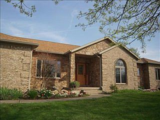 3rd image of 3824 Pershing Dr