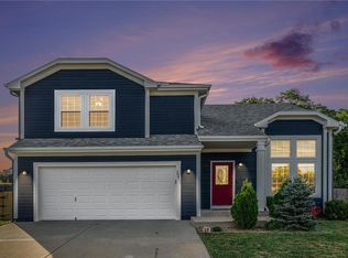10411 Barber Ave, Edwardsville, KS 66111
