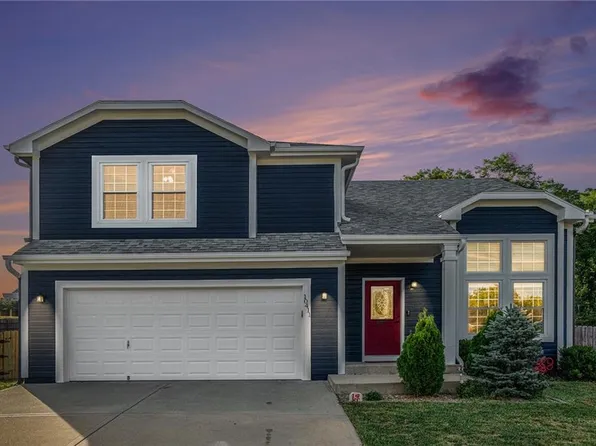 10411 Barber Ave, Edwardsville, KS 66111