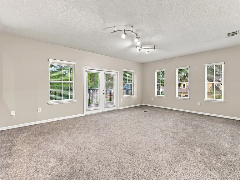 17013 Vilesta Dr — Photo 20