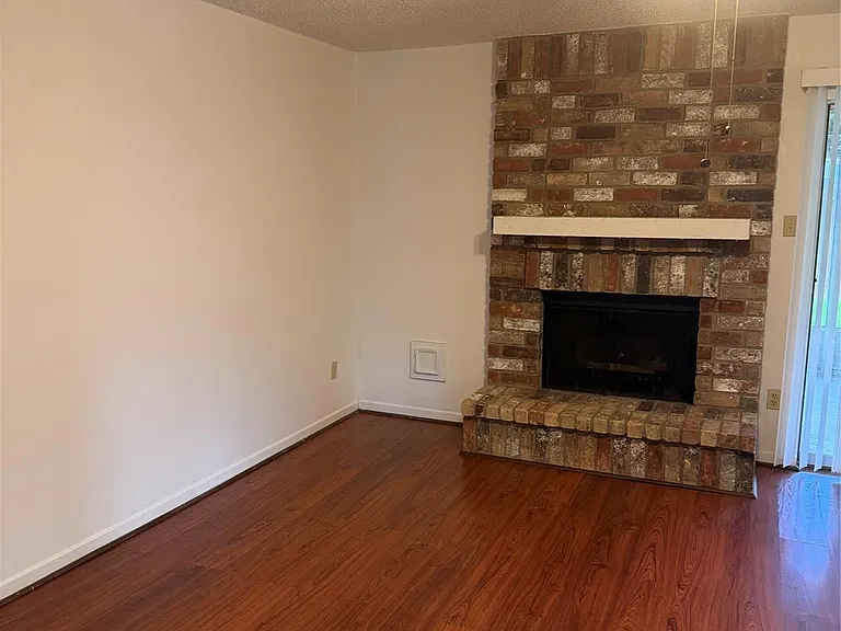 2926 Colony Dr — Photo 11