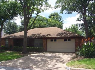 5916 Woodmeadow Dr, Arlington, TX 76016