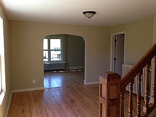 3rd image of 1700 Clarence St N