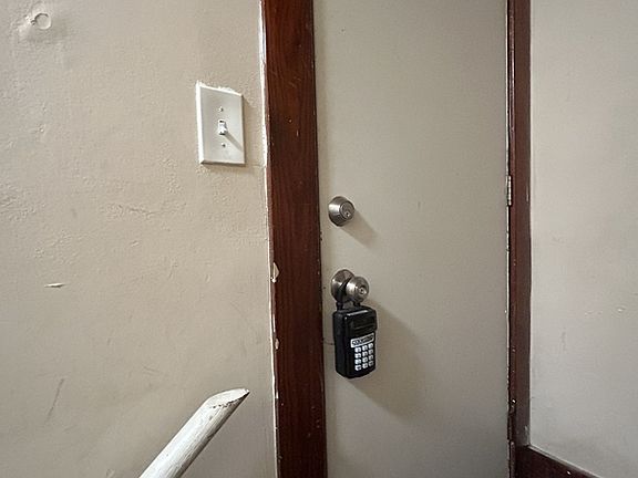 3rd image of 940 6th St N APT 3