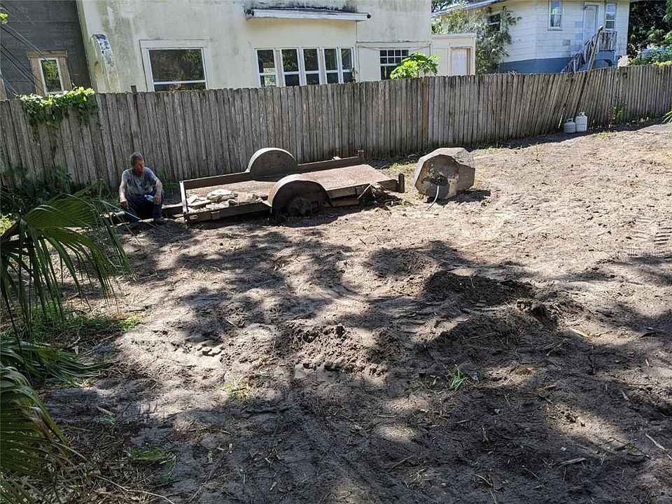 2nd image of 44TH St S