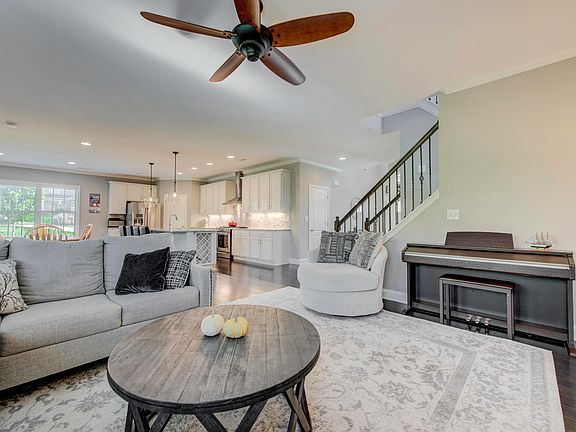 5th image of 12227 Patagonia Ln