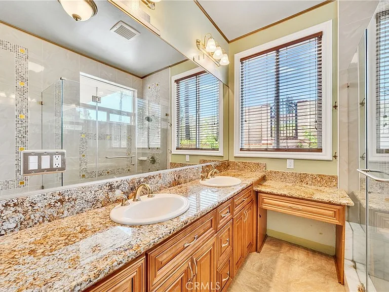 20128 Candleflame Ct — Photo 9