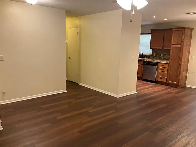 2102 Montana St — Photo 2